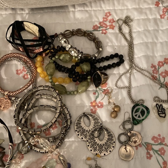 Huge Jewelry / Beauty / Hair Accessories Bundle - Picture 2 of 7